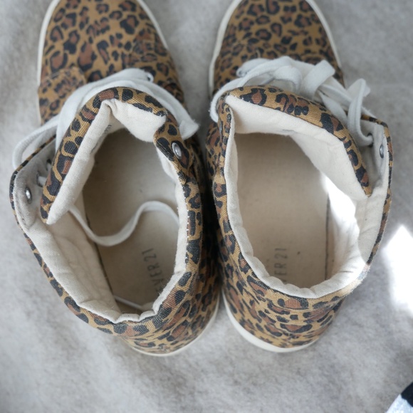 Cheetah Print Sneakers - Picture 4 of 5